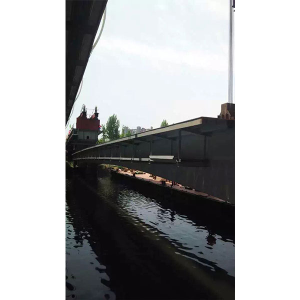 鋼箱梁